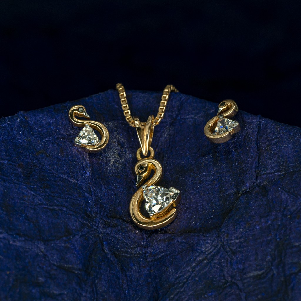 Rose gold pendant set