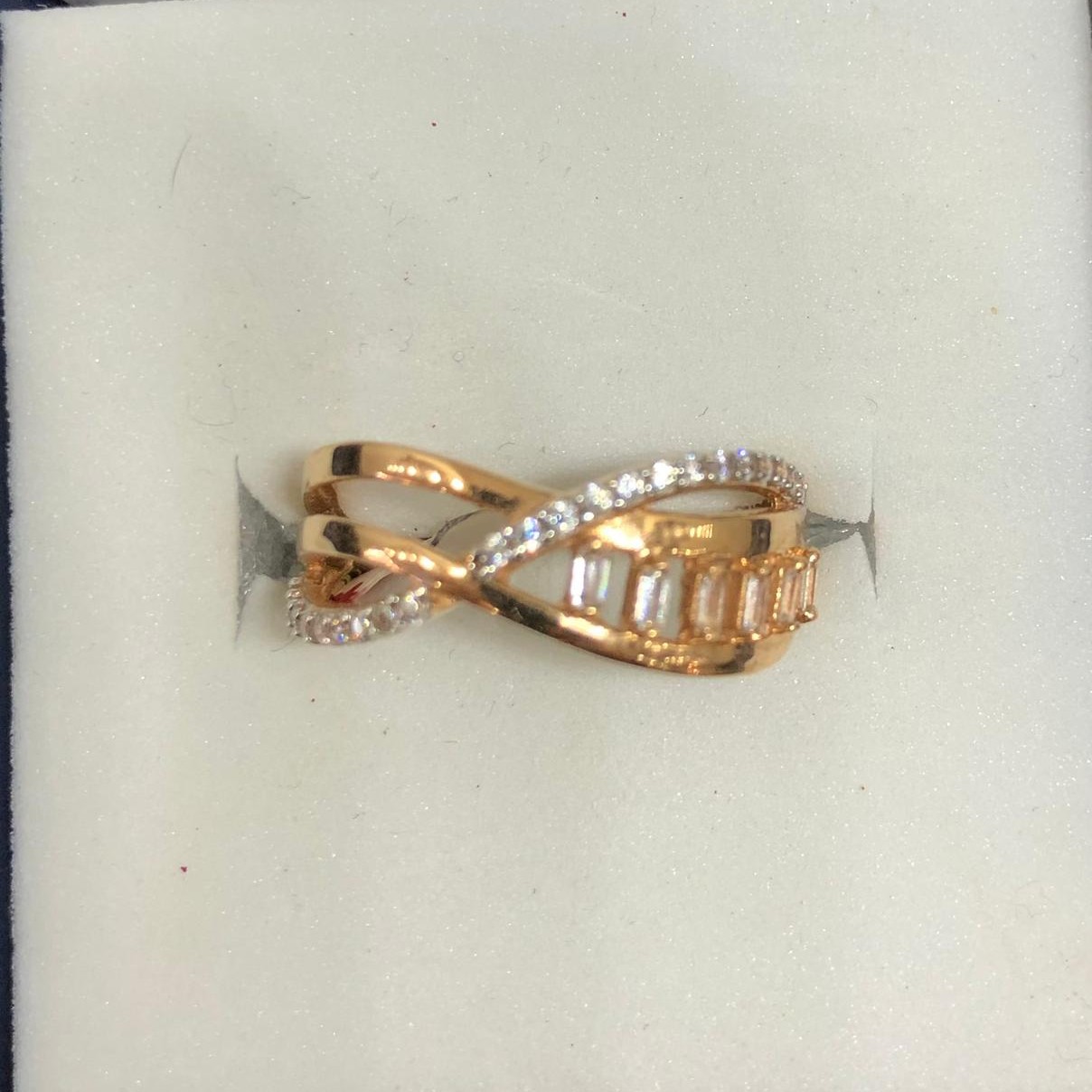 18K Gold Elegant Ring