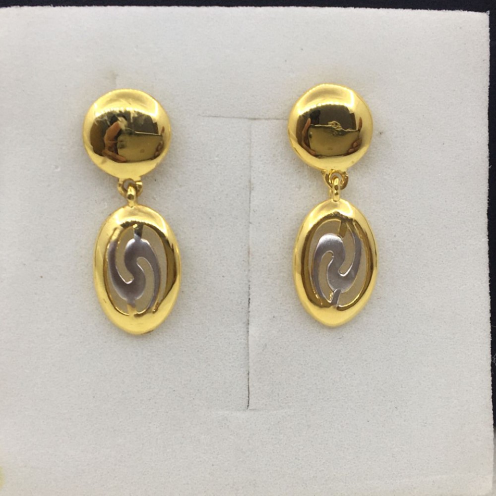 18k Yellow Gold Fancy Design Earrings