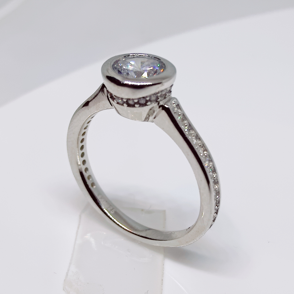 92.5 sterling silver single stone ladies ring