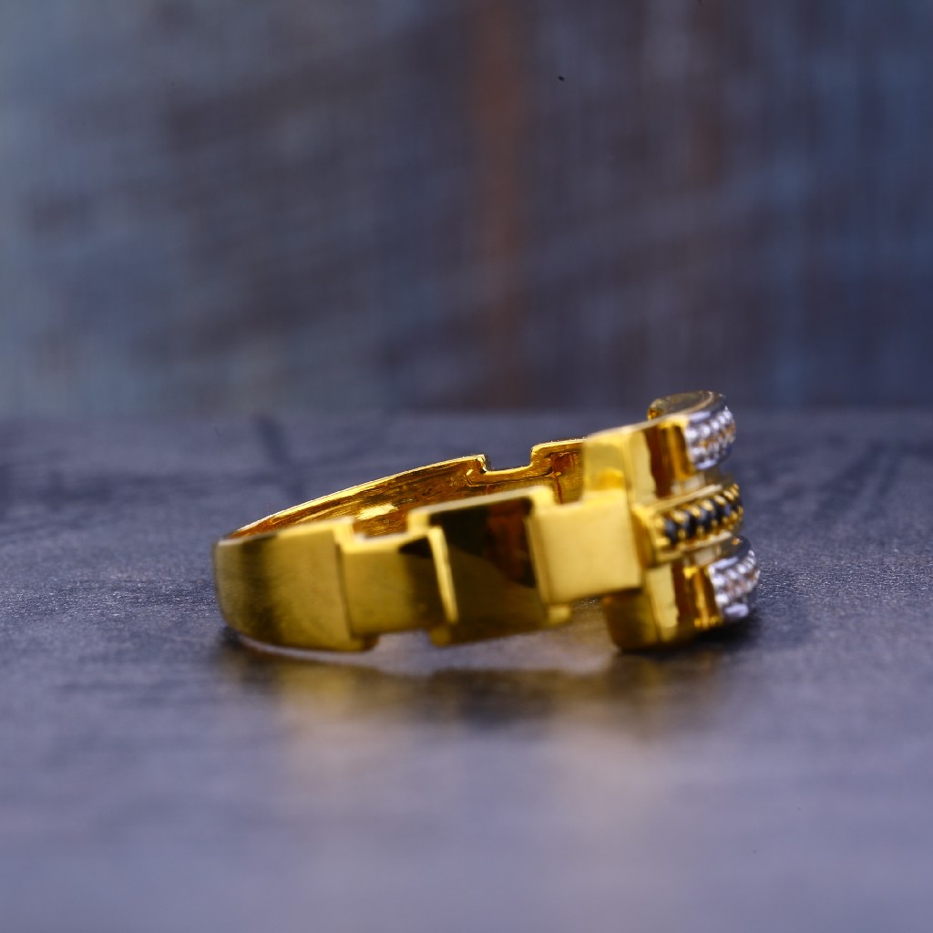 916 Gold Cz Hallmark Classic Gent's  Ring MR657