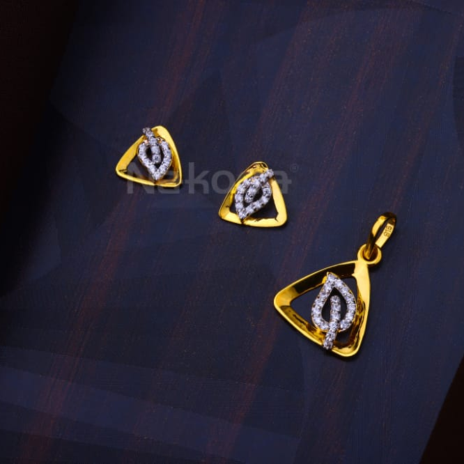 916 Gold CZ Hallmark Ladies Fancy Pendant Set FPS516