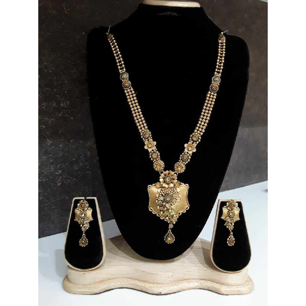 916 Antique Jadtar Gold Long Necklace Set