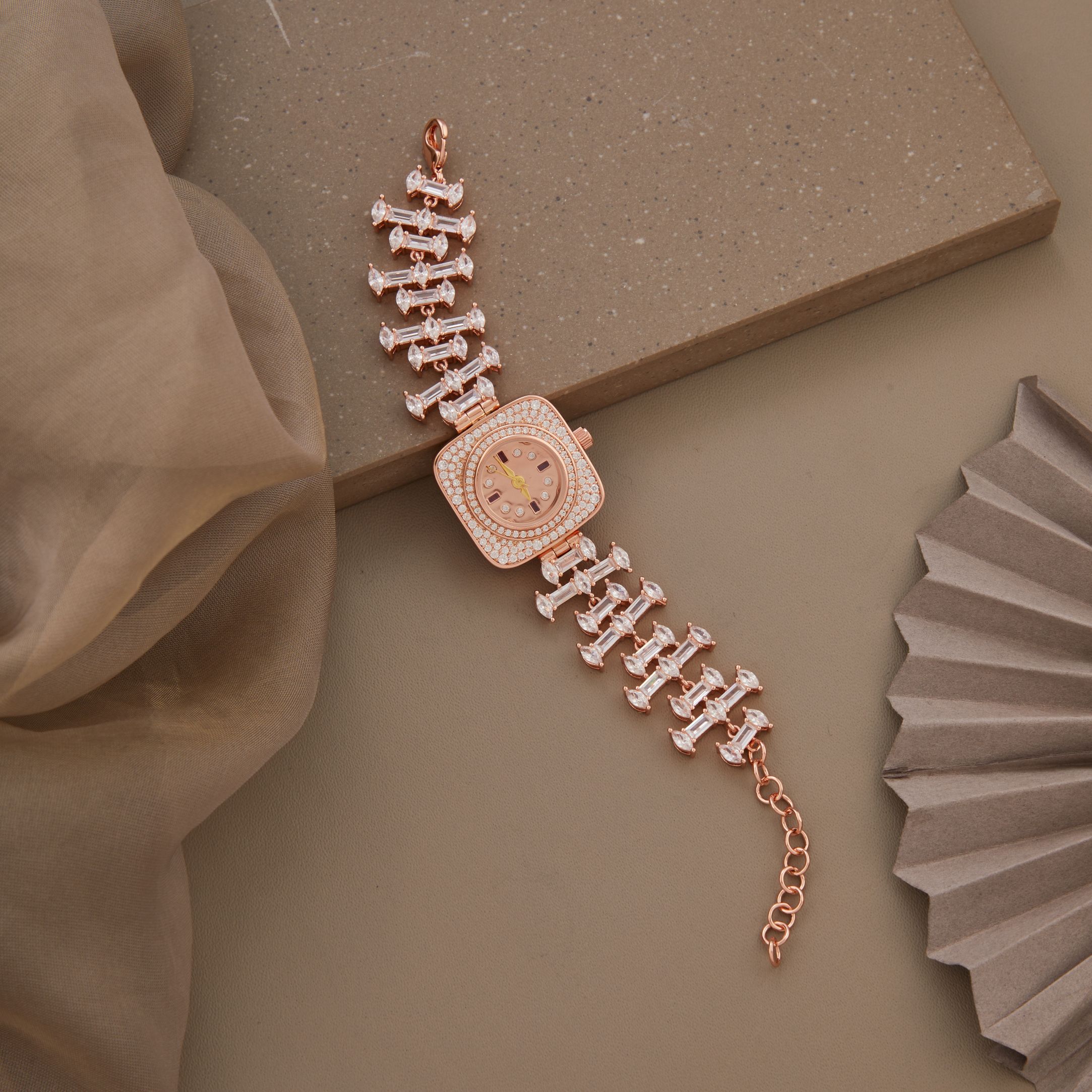 Showroom of Aurora wrist watch in rose gold Jewelxy 239470