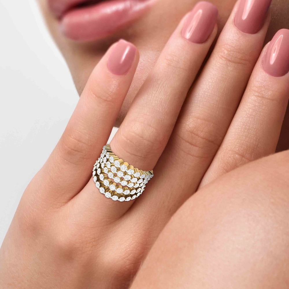 18kt yellow gold diamond band