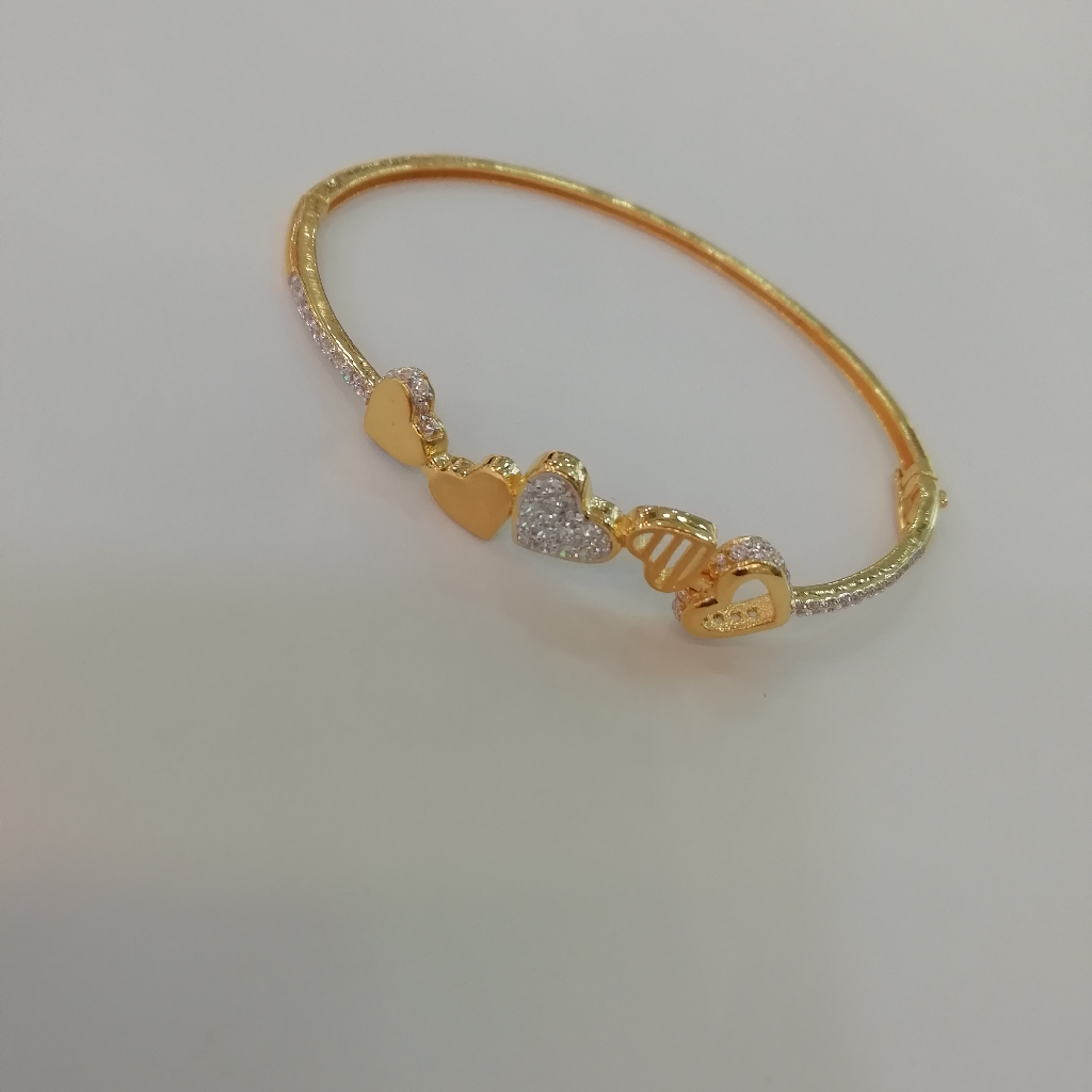 916 gold fancy heart shape ladies bracelet kada