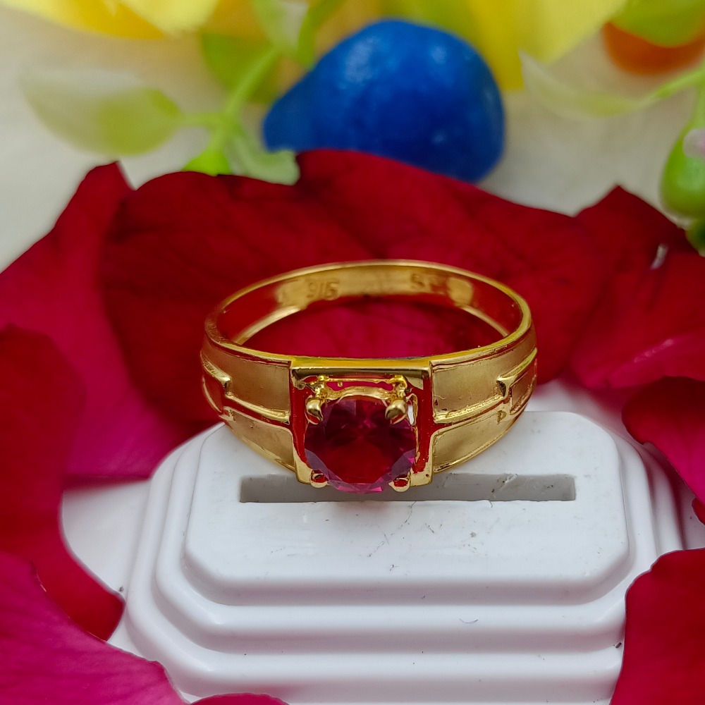 916 GOLD RED STONE PLAIN GENTS RING