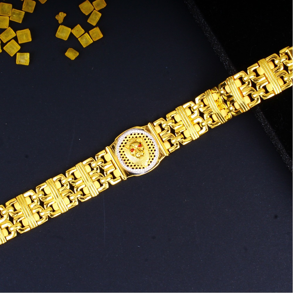 gold lion face design Gents bracelet  36