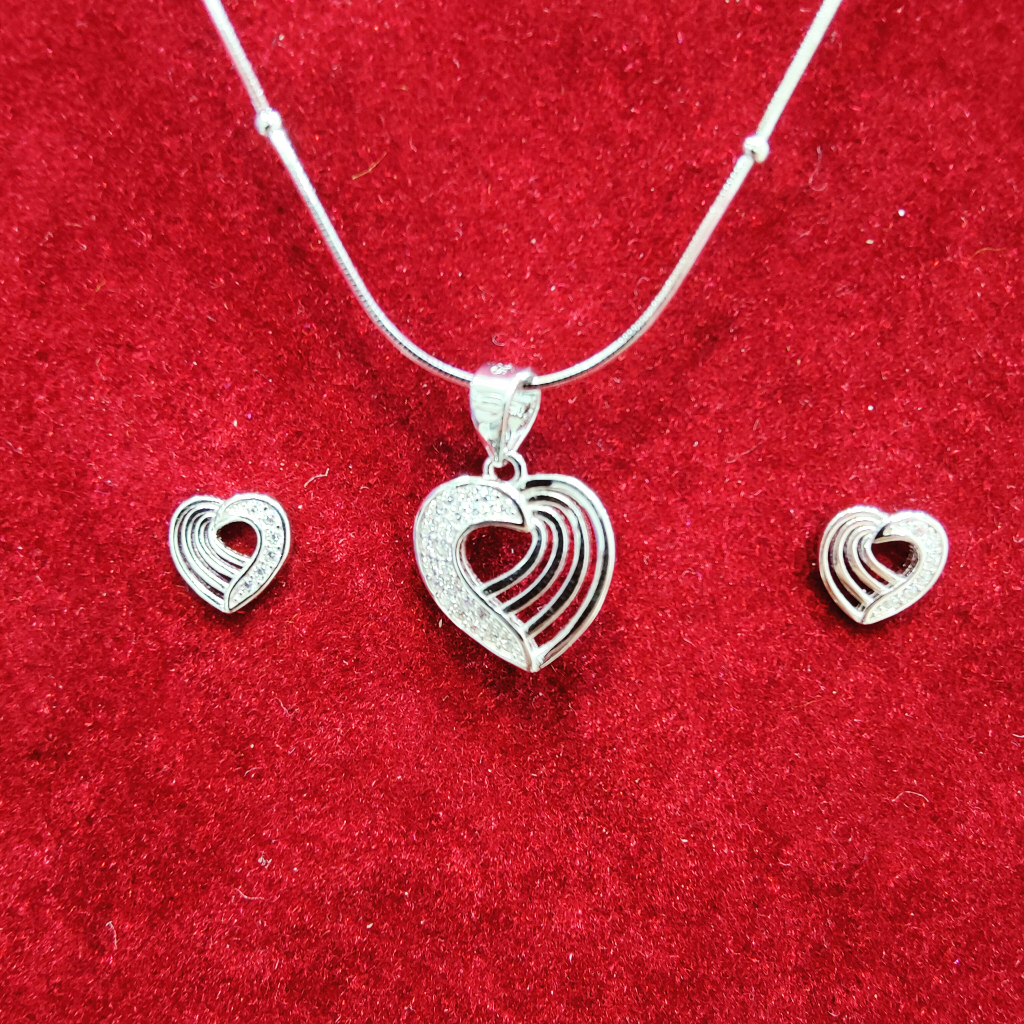 925 silver heart shape diamond pendant set