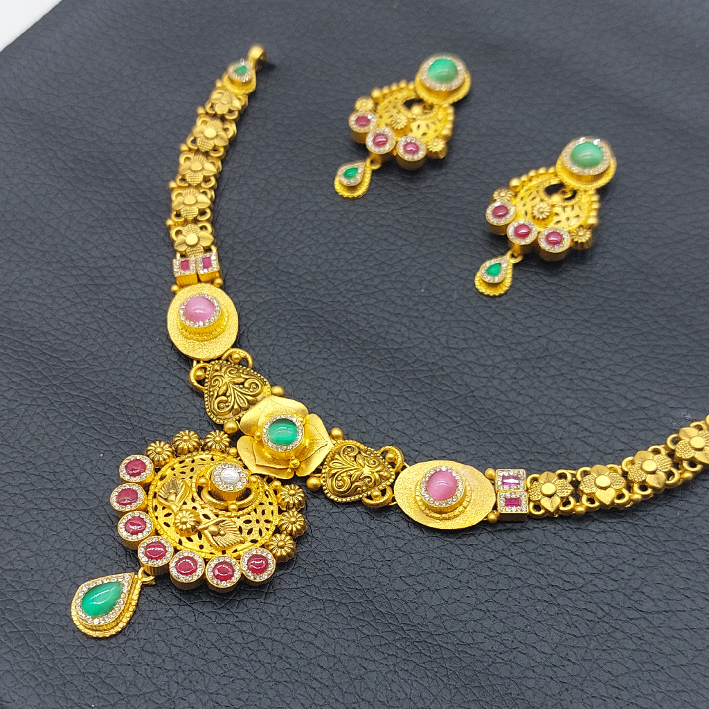 Gold Antique Necklace Set