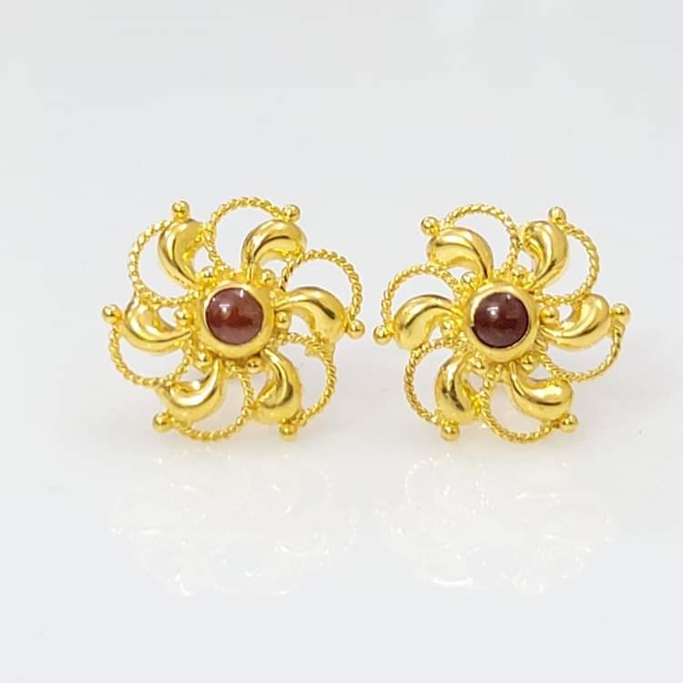 22 carat gold ladies fancy earrings RH-LE807