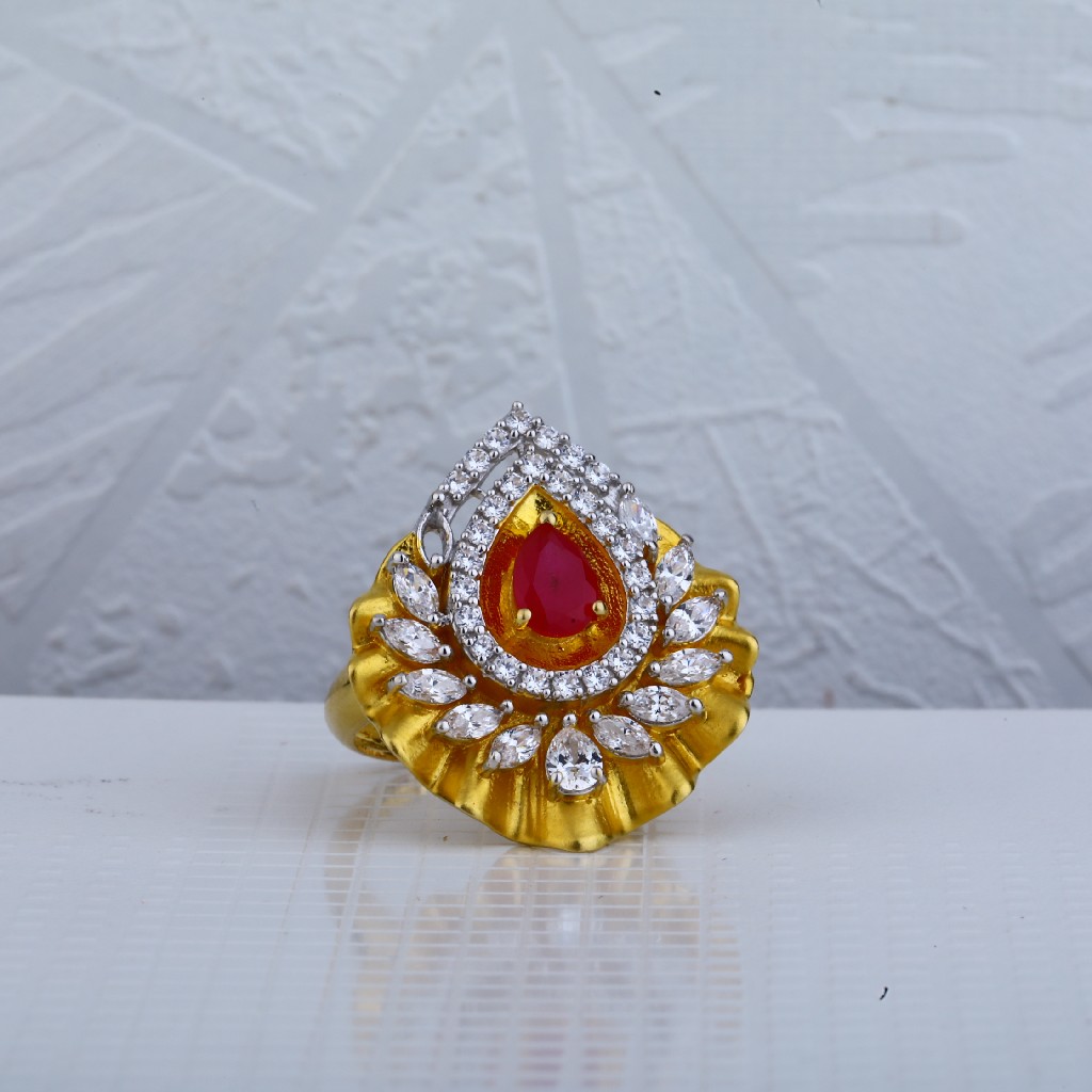 98% Women Italian Gold Flower Ring, 6.780 Gram, 8 Number at Rs 60000/piece  in Surat