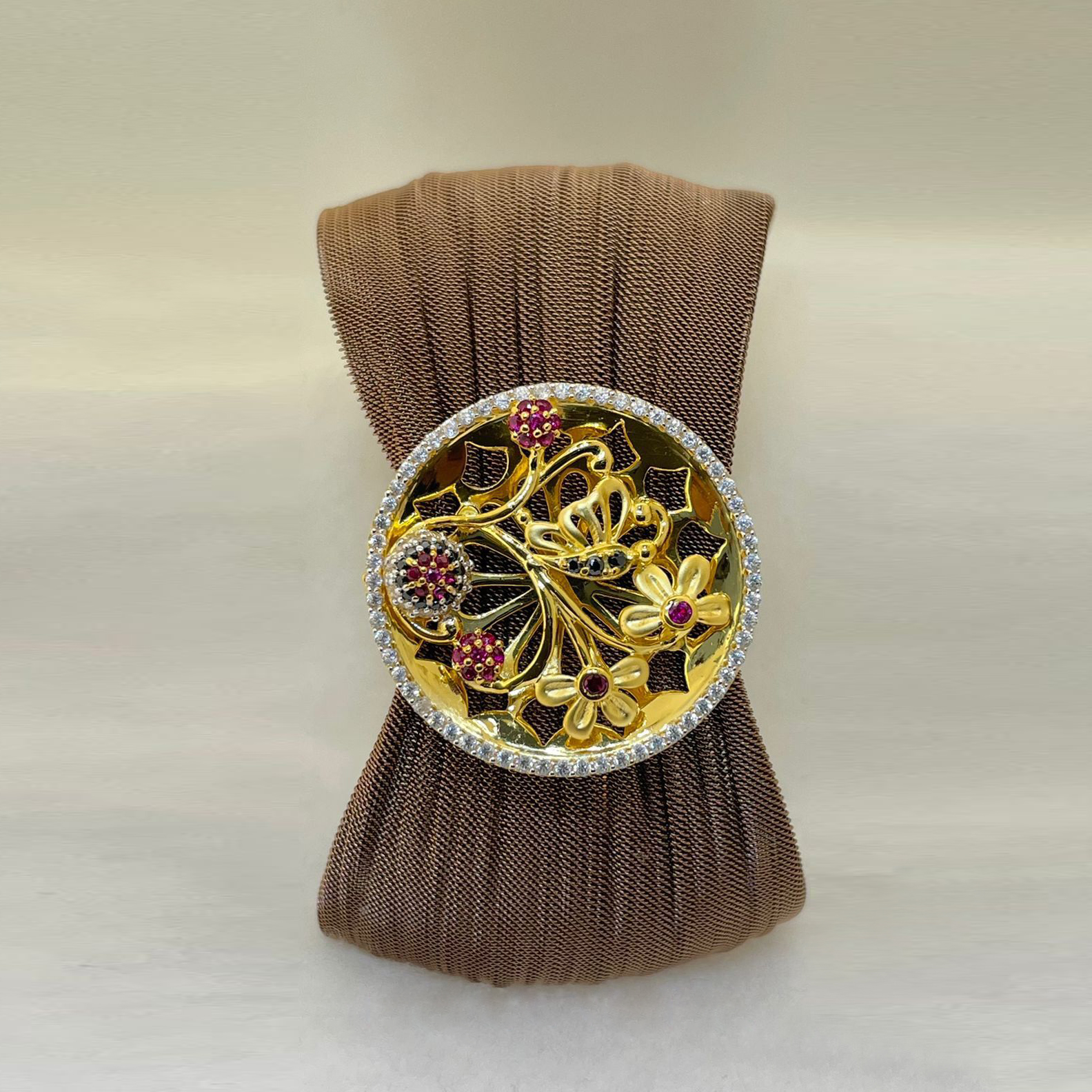 22k Gold Round Stone Bracelet