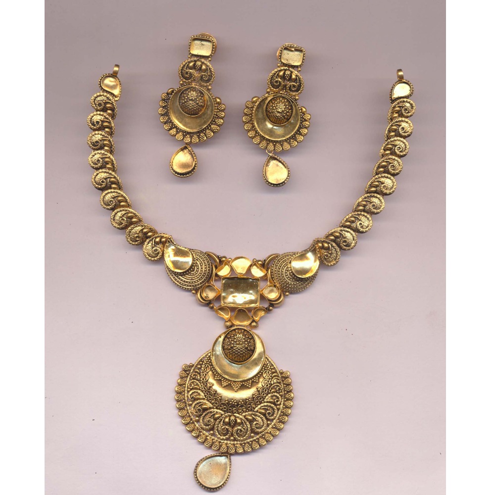 916 Gold Hallmark Kundan Necklace Set