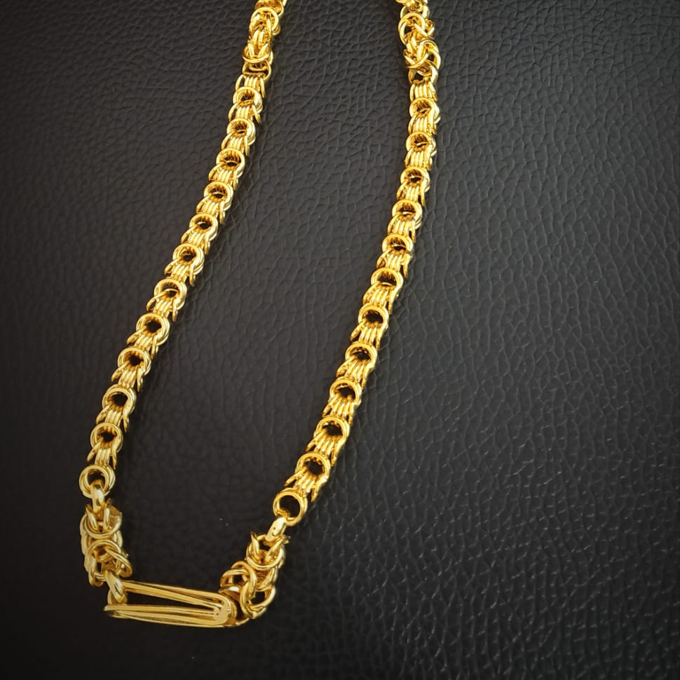 916 Hallmark Gold Unique Design Chain