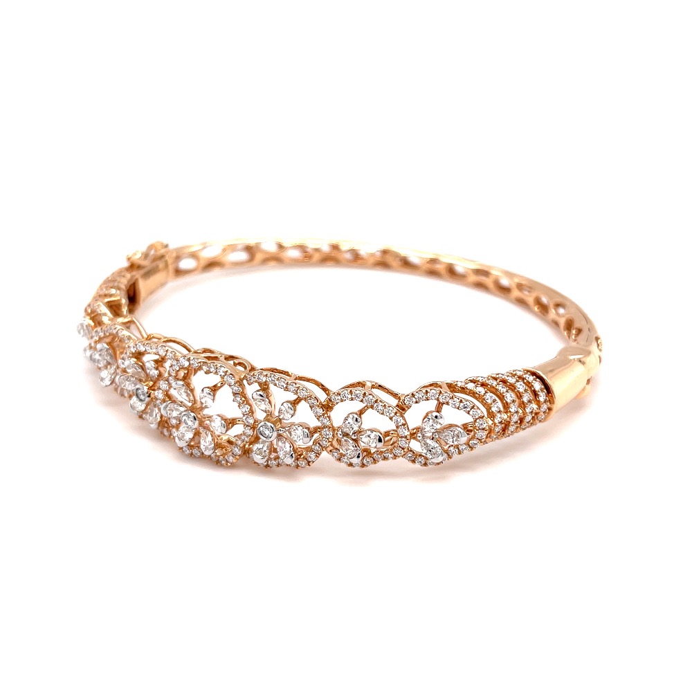 Einzigartig diamond bracelet with pear shape diamonds