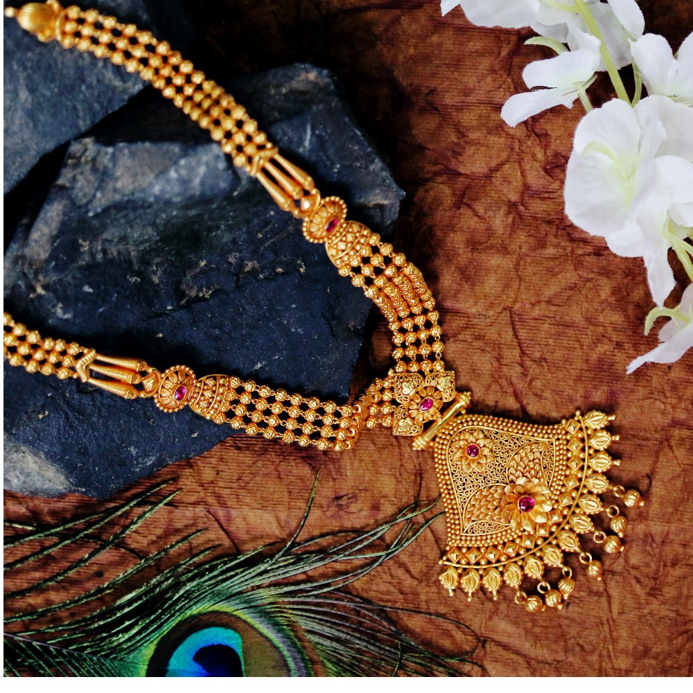 Alluring temple gold necklace