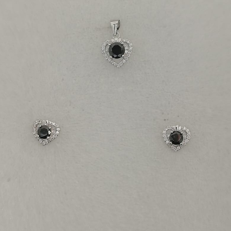 Sterling silver black stone butty pendant set