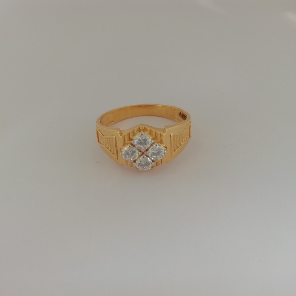 916 gold fancy diamond Gents ring