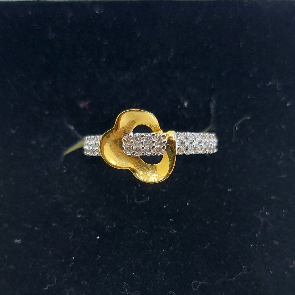 916 Gold CZ Designer Ring For Women