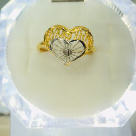 Gold Fancy Ladies Ring