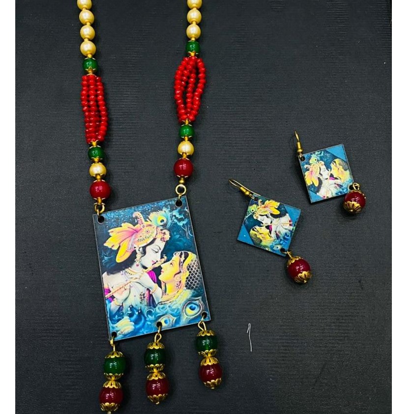 Unique Design Artificial Necklace Set 