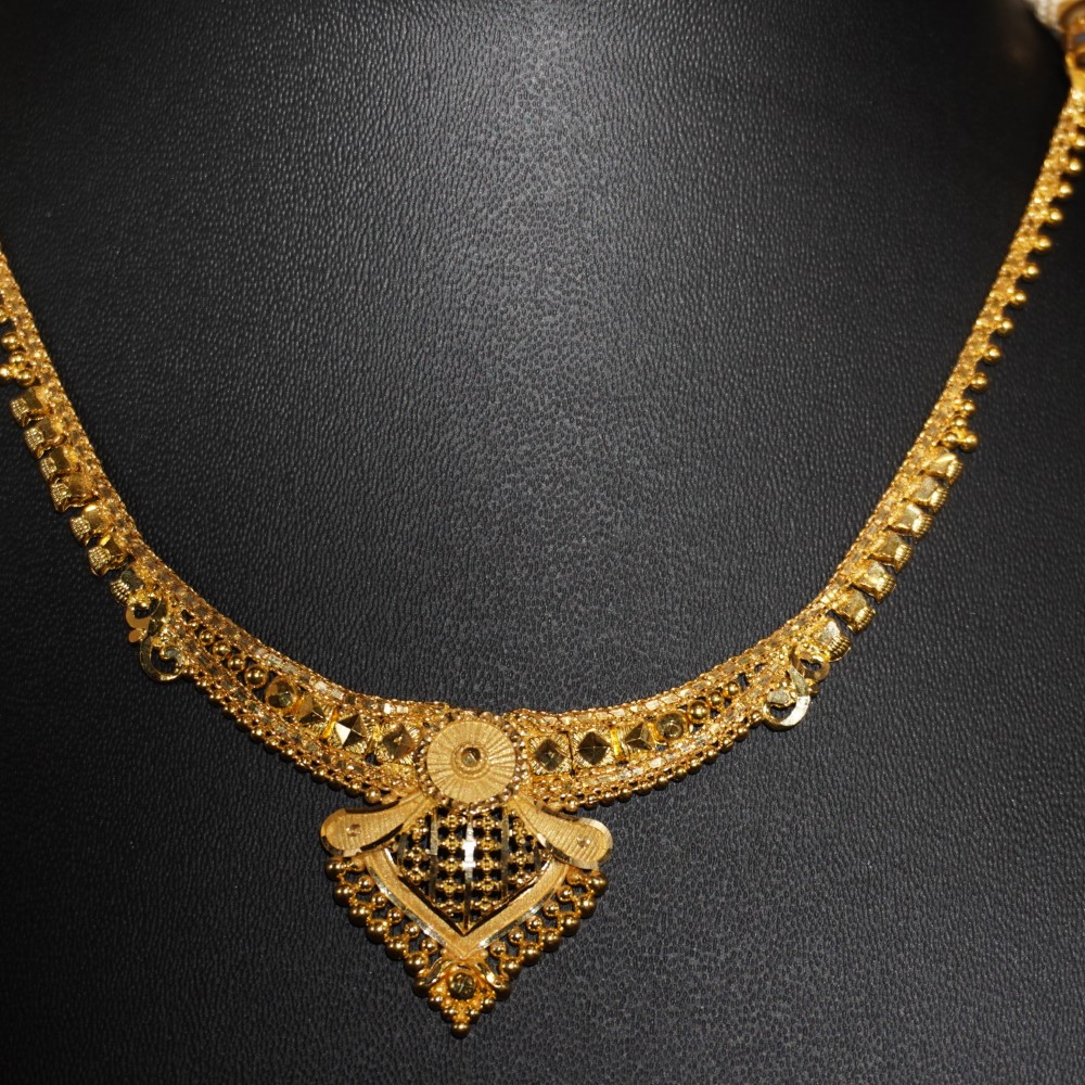 Gold Daily Wear Necklace 1006R5