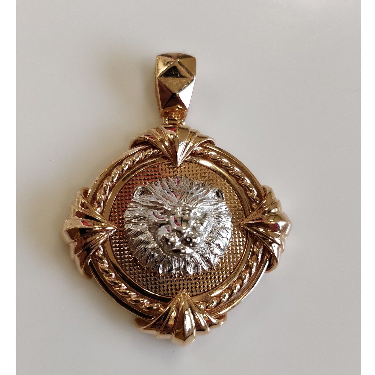 Gents pendant