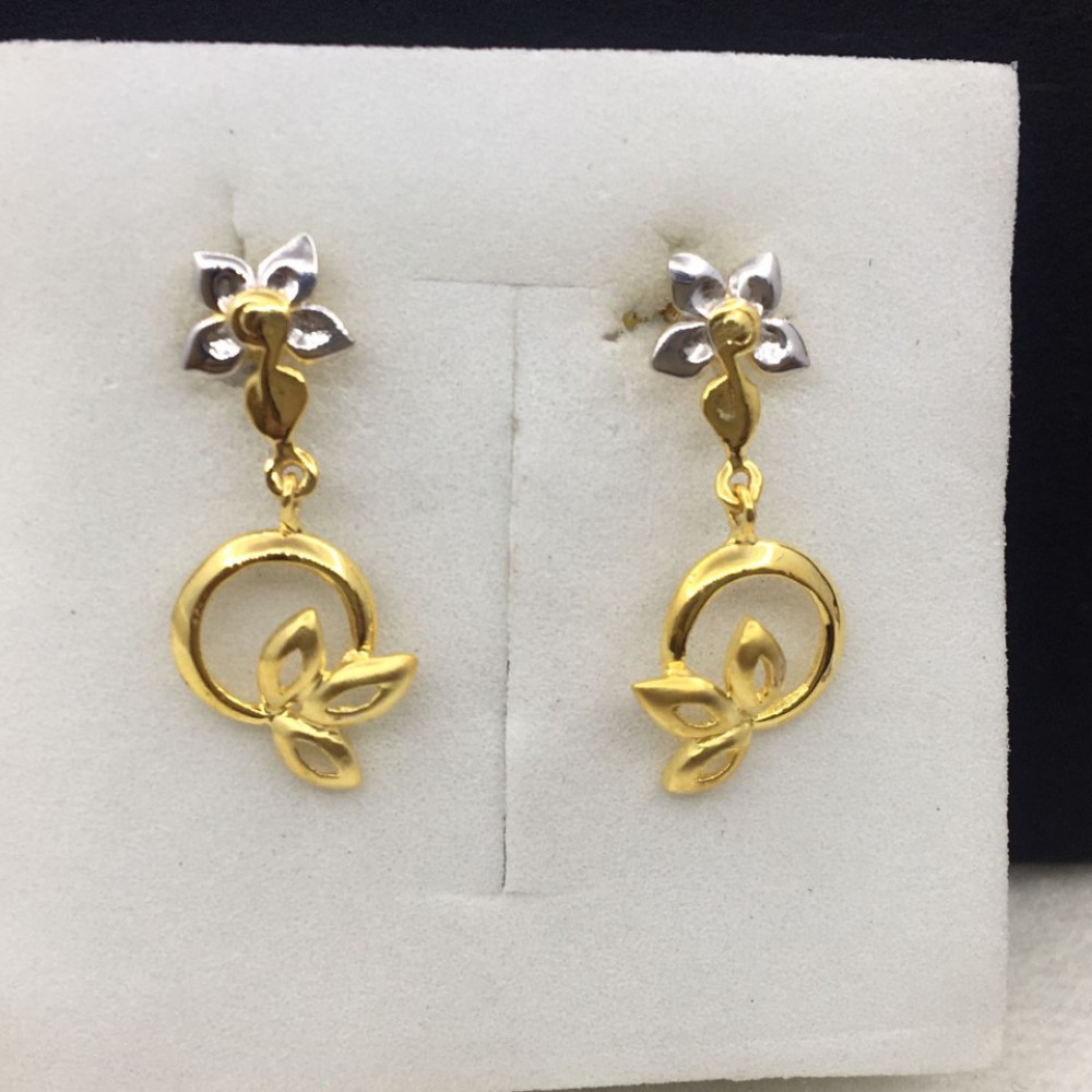 18k Yellow Gold Classic Design Earrings
