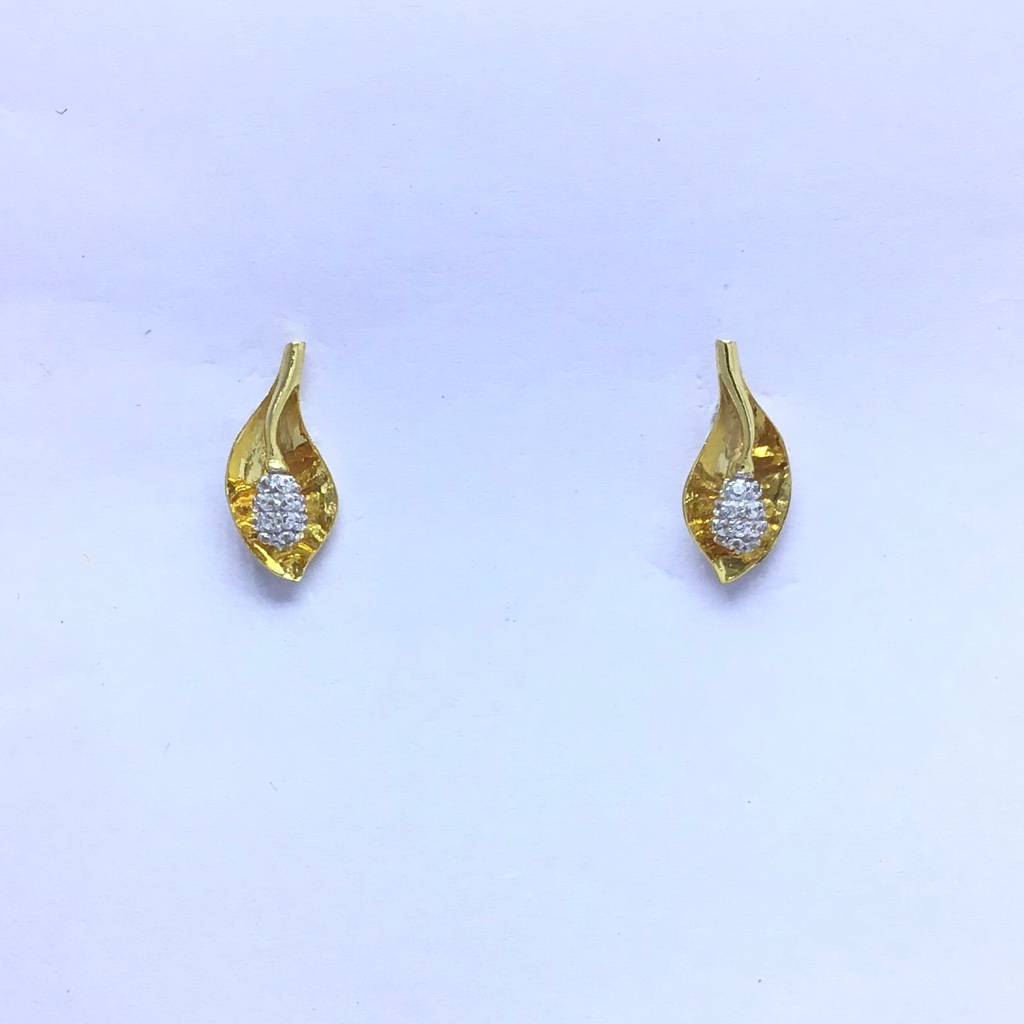 Buy quality designing fancy gold earrings in Ahmedabad