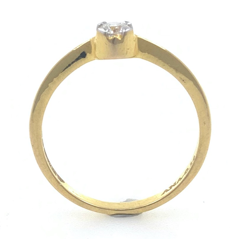 18kt / 750 yellow gold classic engagement solitaire diamond ladies ring 8lr11