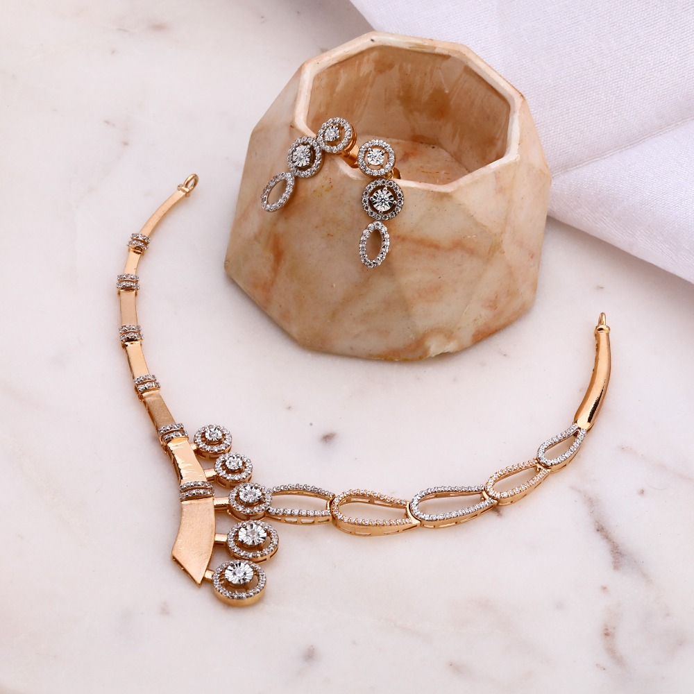 18Kt Rose Gold Delicate Necklace Set