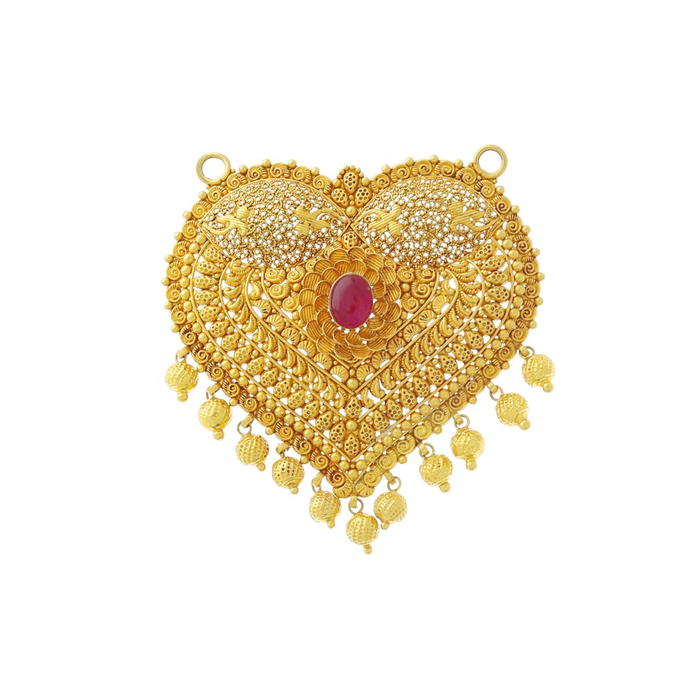 22carat bedazzling heart design temple gold pendant