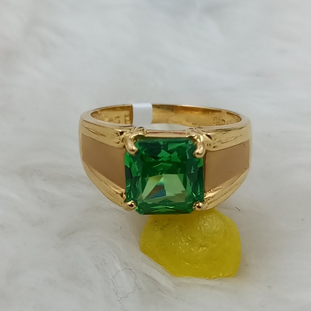 916 GOLD GREEN STONE GENTS RING