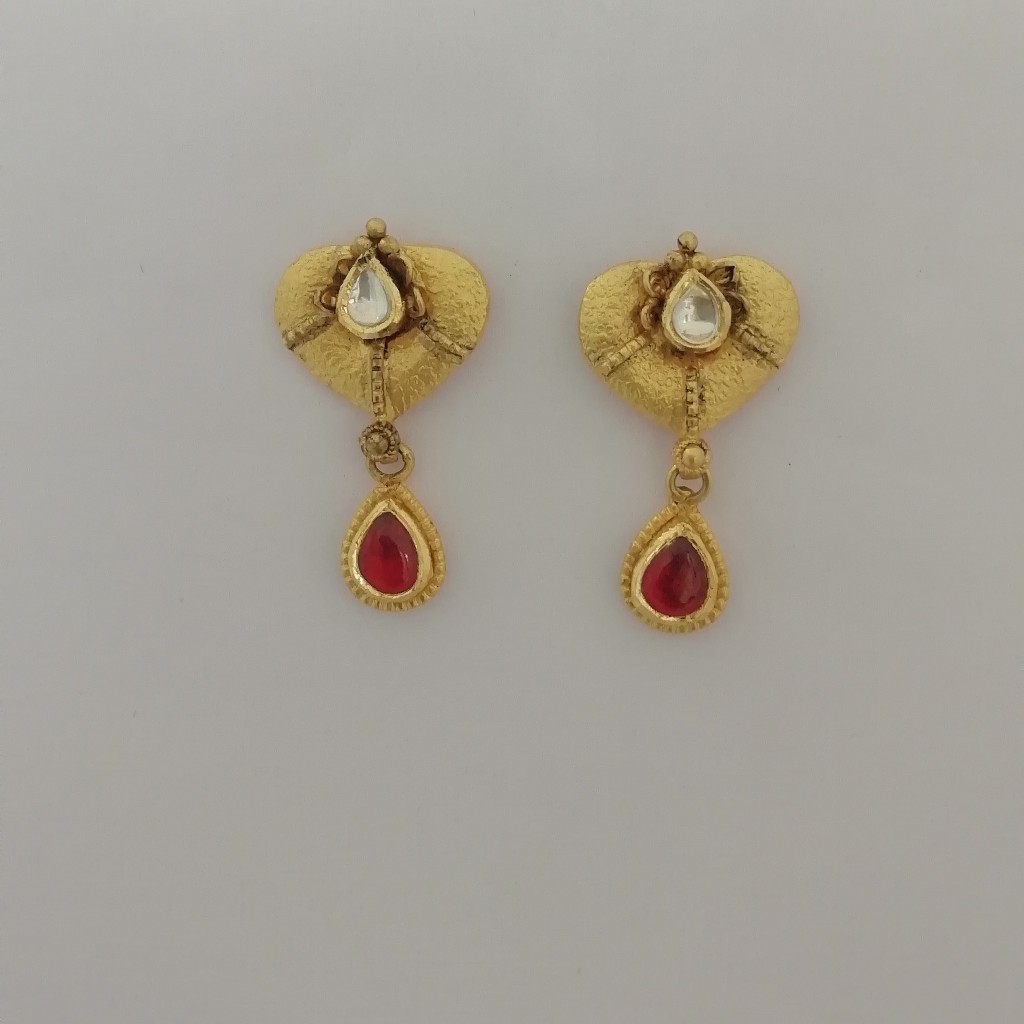 916 gold jadtar red stone earrings