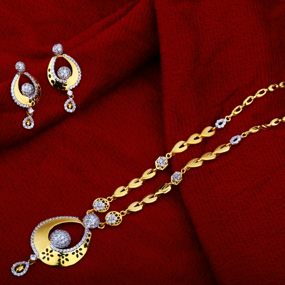 916 Gold  Designer Chain Necklace   CN04