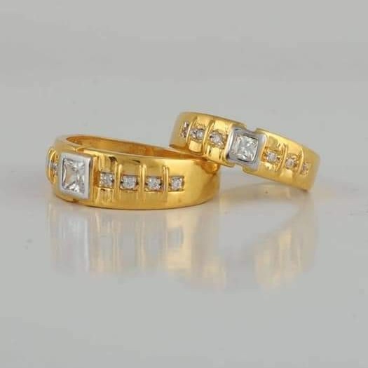 GOLD 22K/916 Single stone latest couple ring  RH-CR158