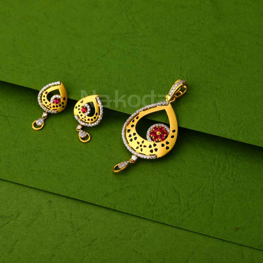 916 Gold Ladies Delicate Pendant Set FPS451