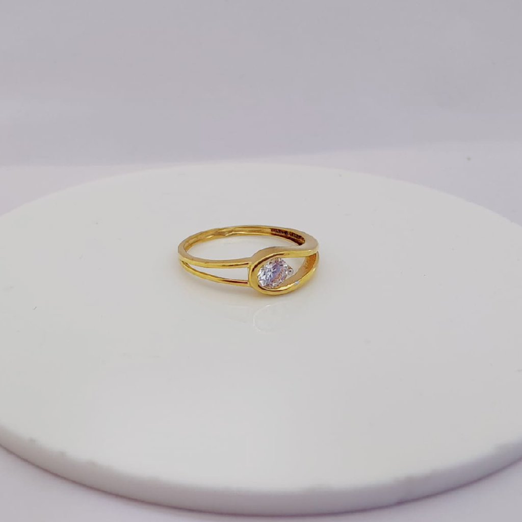 22k Gold Exclusive Stone Engagement Ring