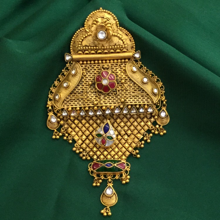 916 Gold Traditional Pendant