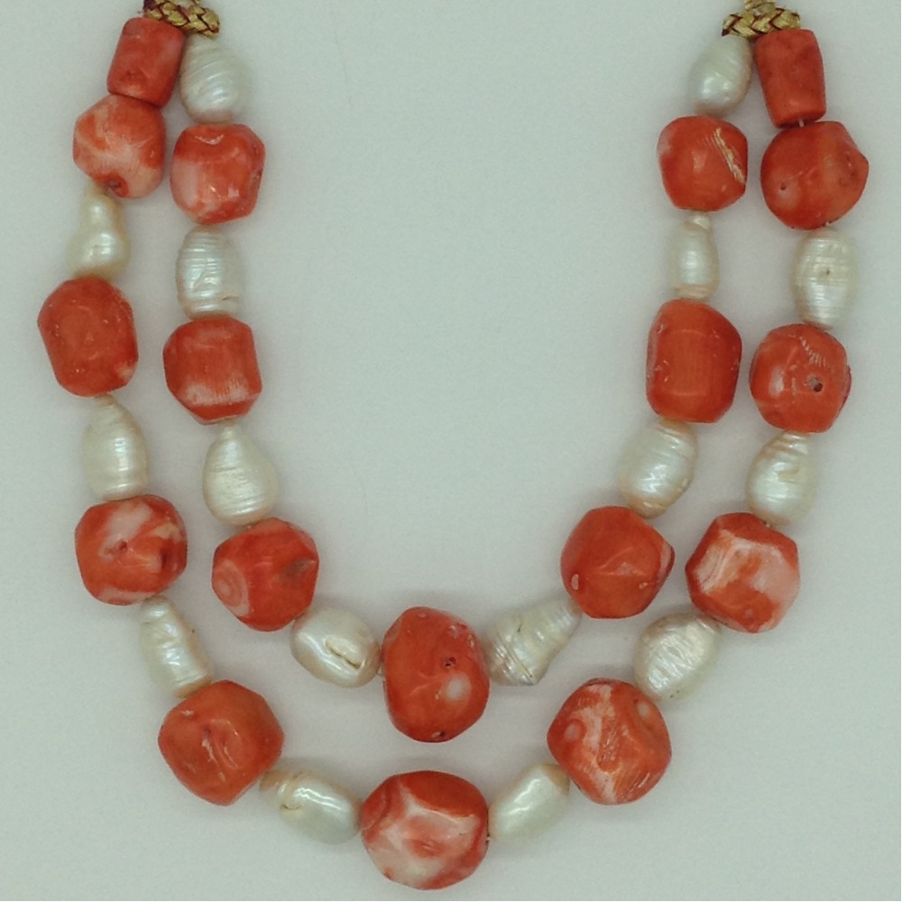 White oval baroque pearls with coral drums necklace jpm0388