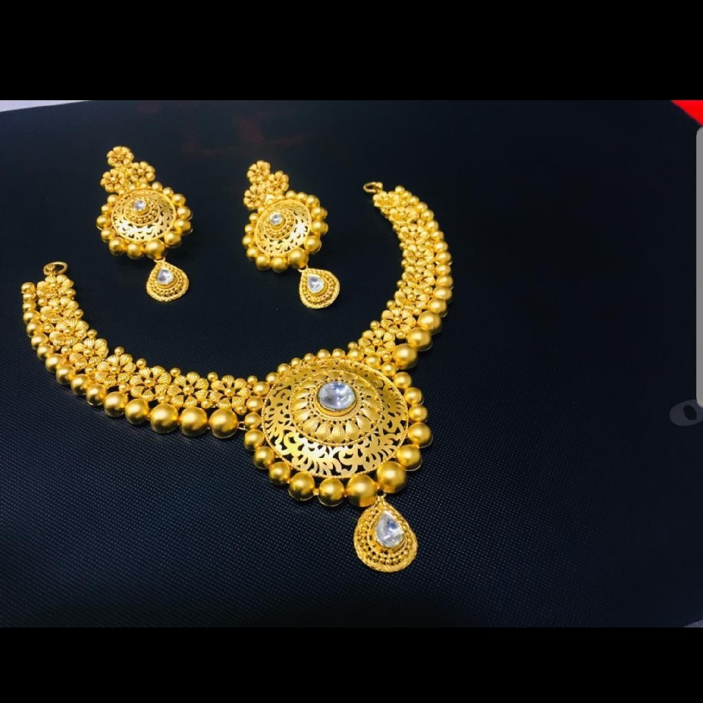 Antique Kundan half necklace with laser cut design