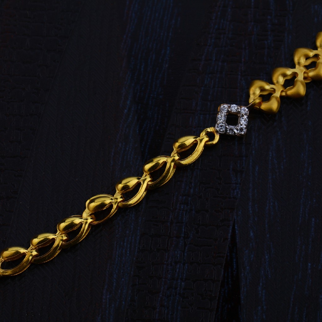Buy quality Ladies Gold Bracelet-LB84 in Ahmedabad