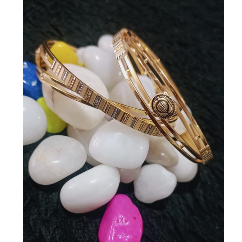 916 Gold Unquie Design Bangle 