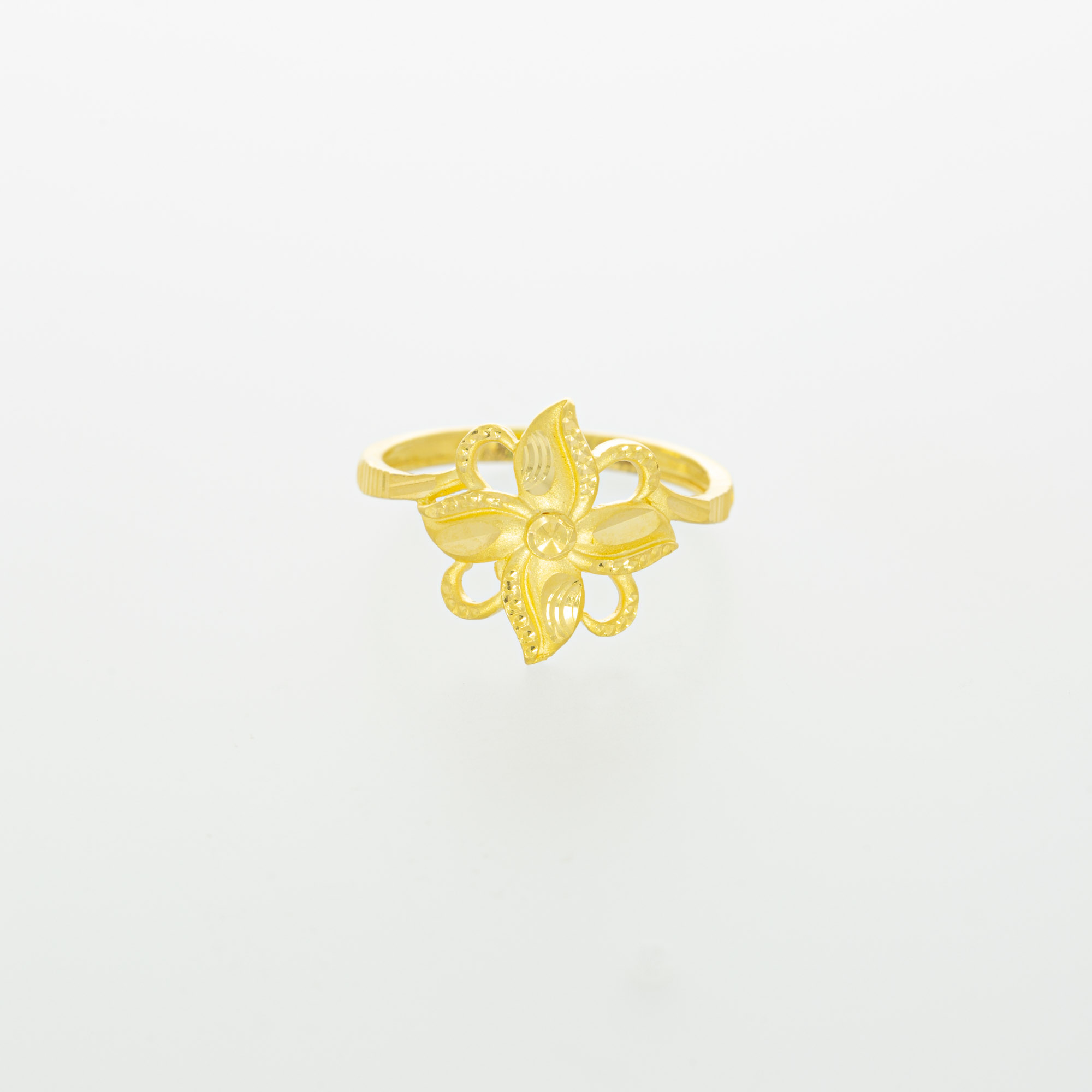 Light-Weight 22kt Floral Ring