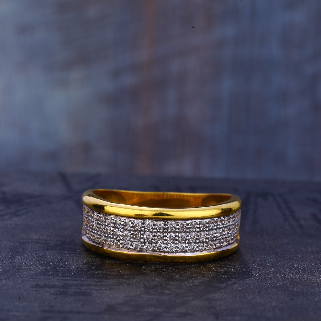 916 CZ Gold Stylish Gentlemen's Ring MR687