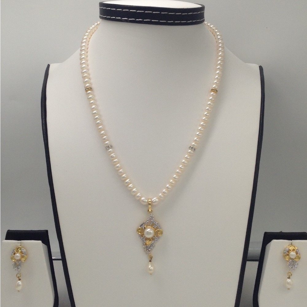 White cz pendent set with flat pearls mala jps0006