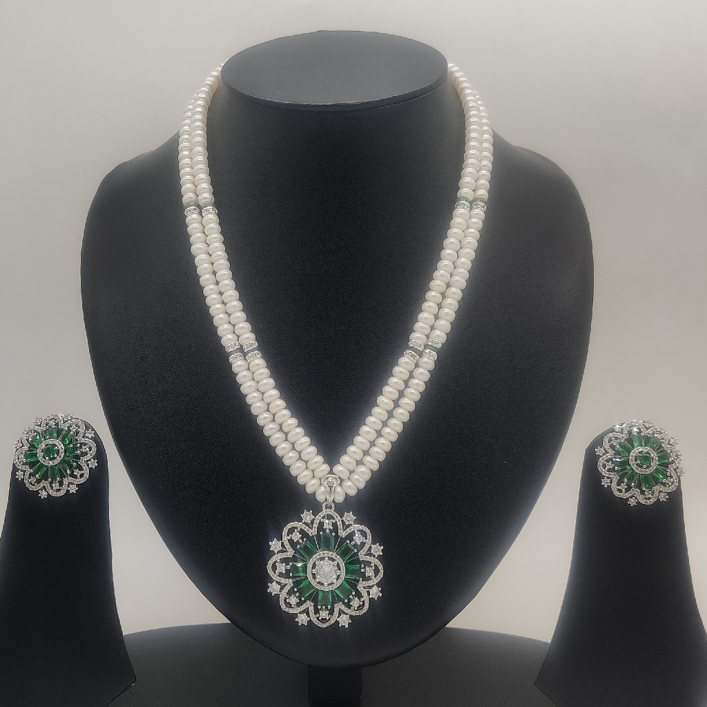 White Green Cz Stones Pendent Set with Pearls Mala JPS1020