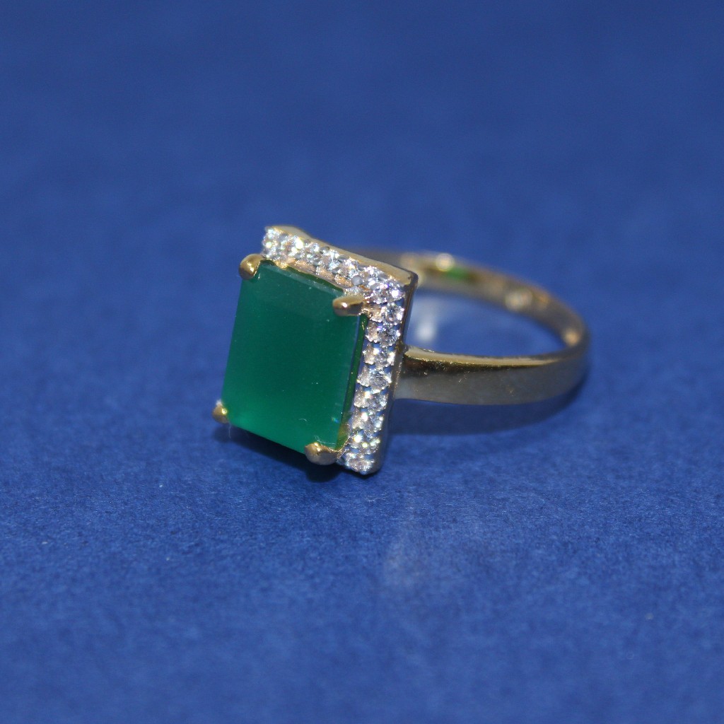 Silver Plated Floral Design Green Color Finger Ring