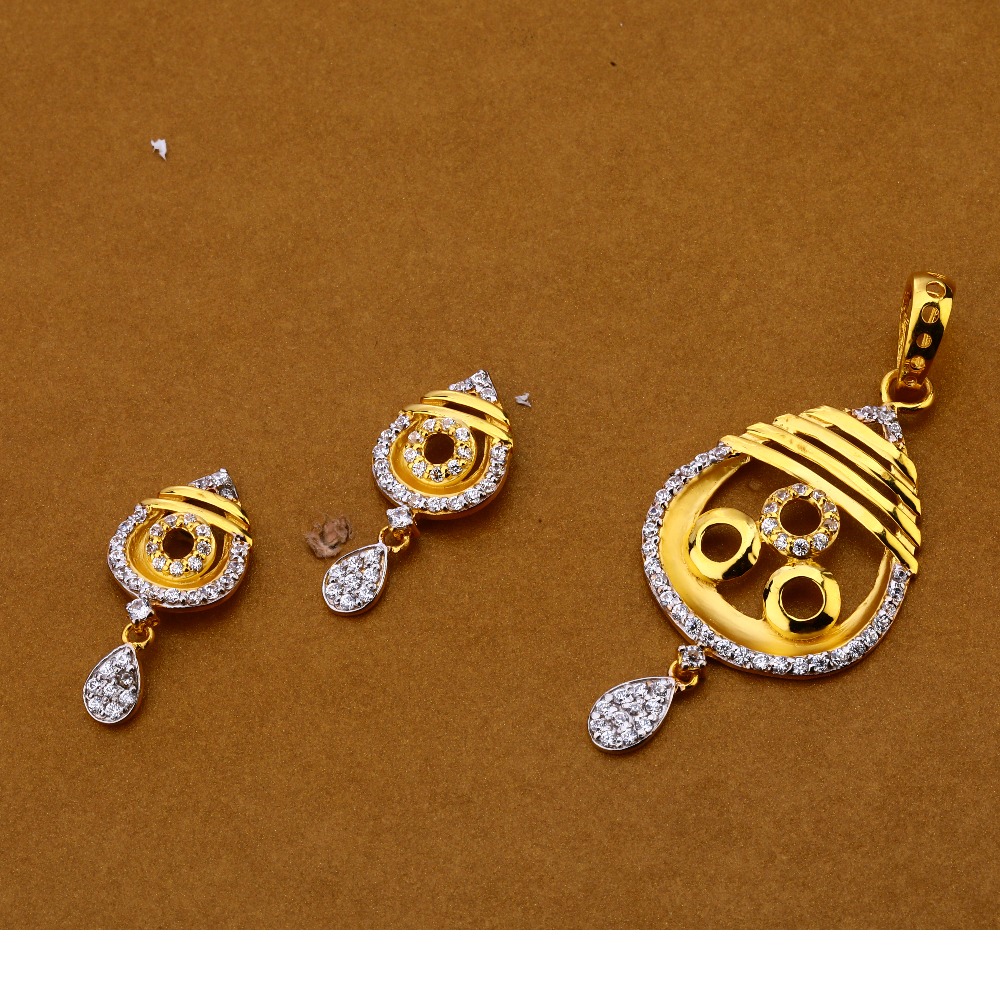 916 Gold Ladies Hallmark   Stylish Pendant Set FPS185
